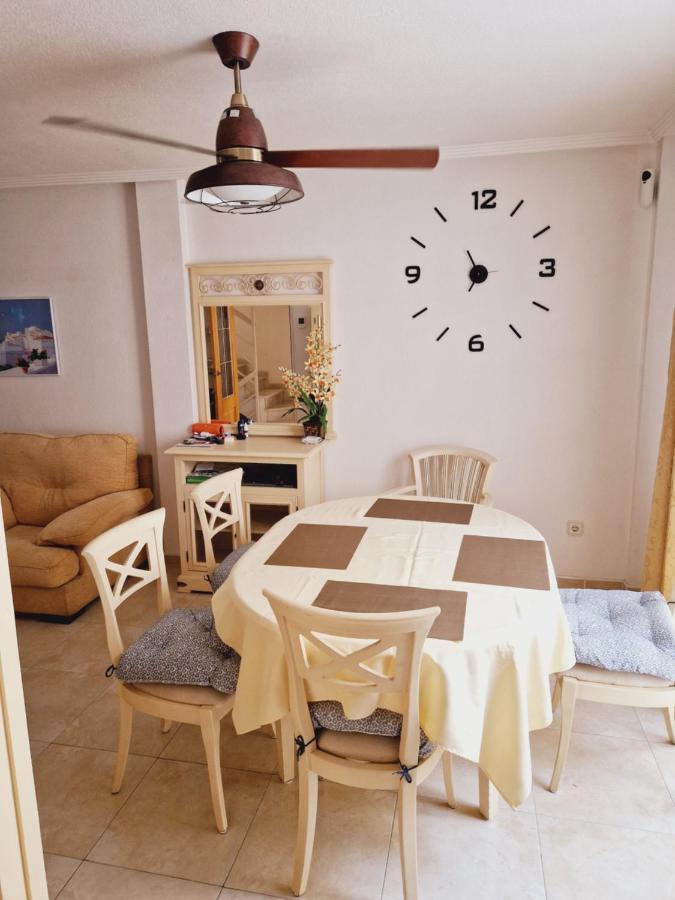 Magnifico Chalet Adosado En Torrevieja, Alicante. エクステリア 写真