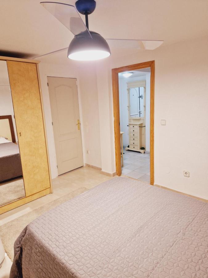 Magnifico Chalet Adosado En Torrevieja, Alicante. エクステリア 写真